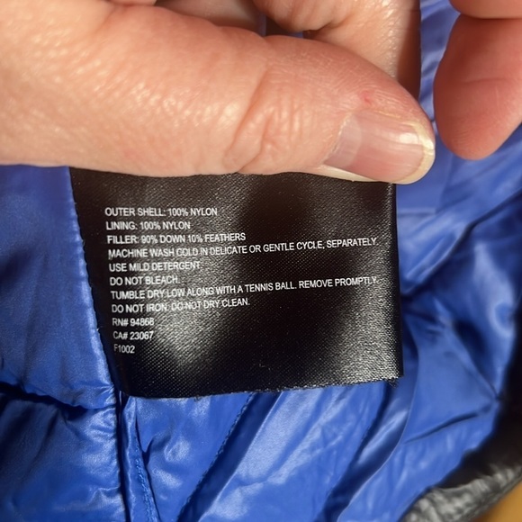 Bernardo Goose Down Black Blue Puffer Vest Size Small - Picture 8 of 9